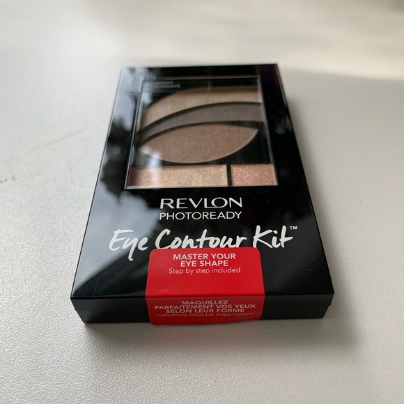 Revlon Makeup Bundle - Picture 4 of 7